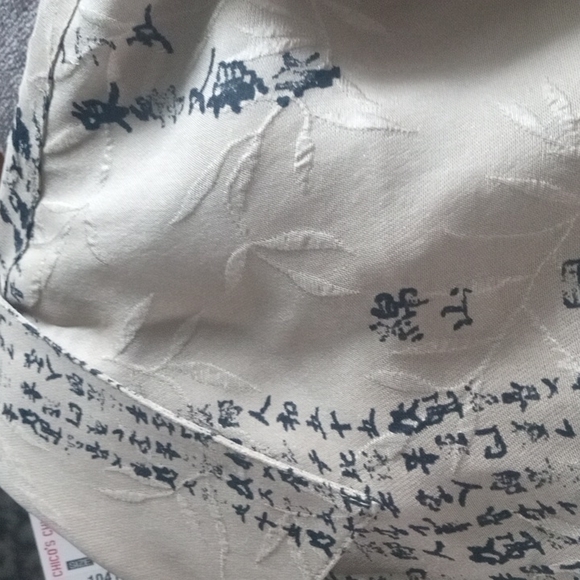 Chico' s Blouse 100% silk Chico size 1 - Picture 9 of 10